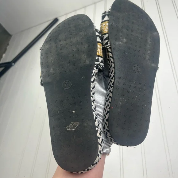 Dolce Vita Tribal Print Slide Sandals Women’s Size 7.5 - Picture 8 of 8